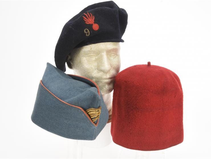 French WWI Headgear Lot: Chasseurs Alpins Beret, Artillery Officer Sidecap, & Zouave Fez