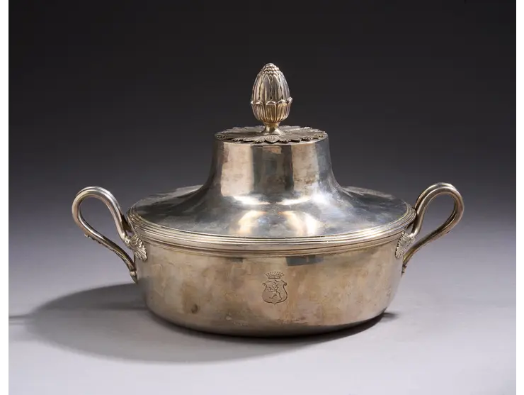 Légumier en argent premier titre (950°/°°).