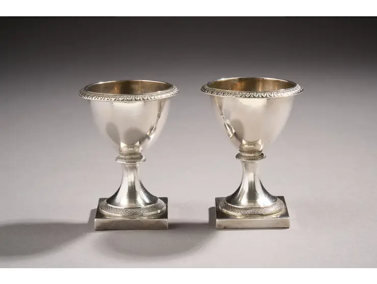 Paire de coquetiers en argent premier titre.