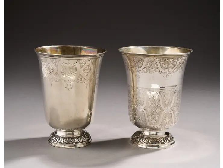 Ensemble de deux timbales en argent.
